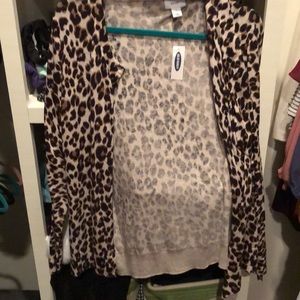Long sleeve leopard sweater.